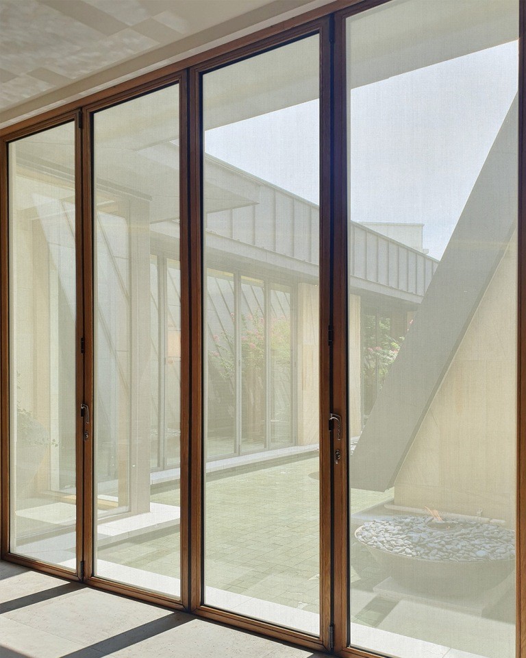 Zelfklevende vitrage voorbeeld 4