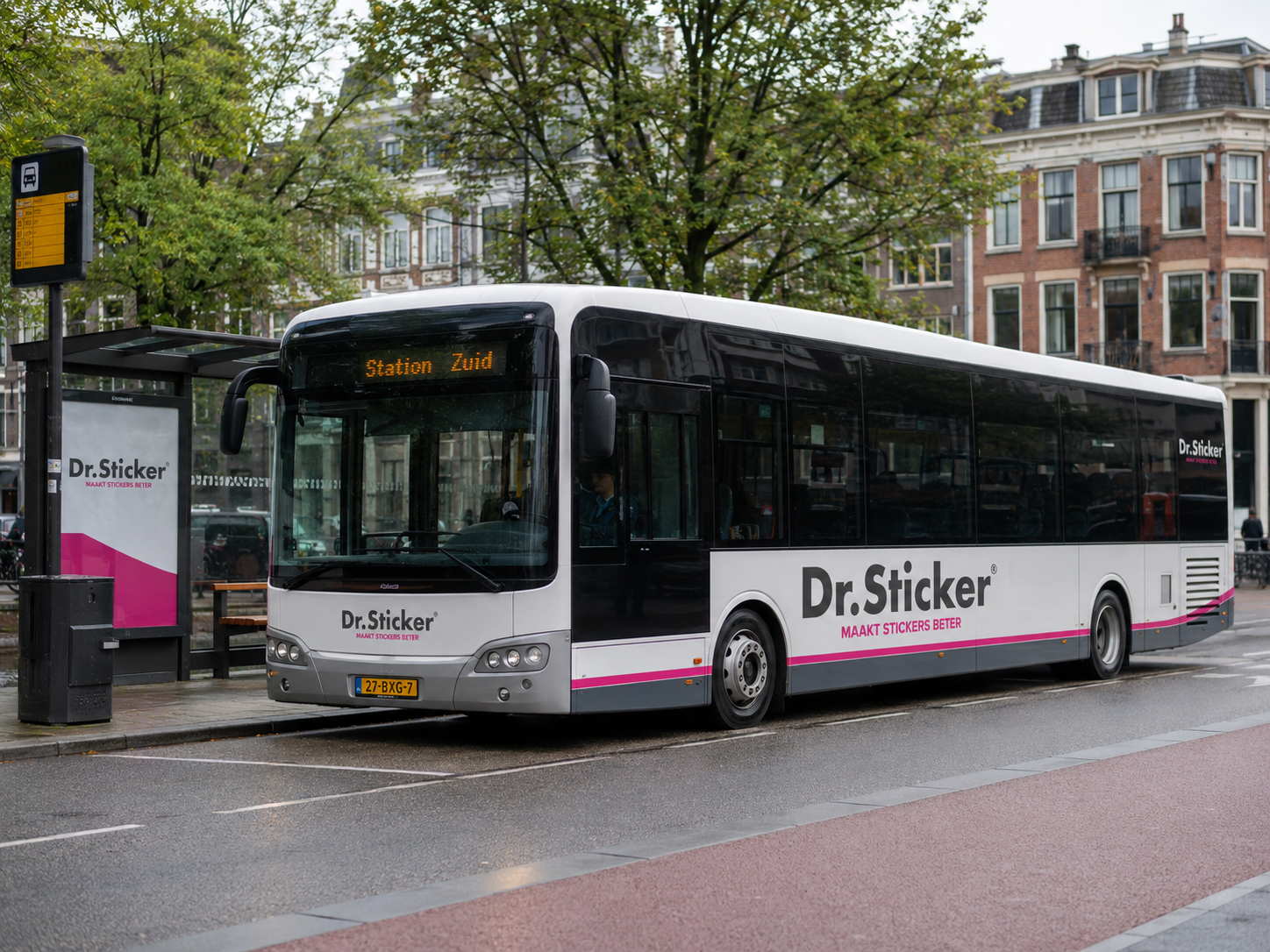 Voorbeeld van stickers voor bedrijfsbussen