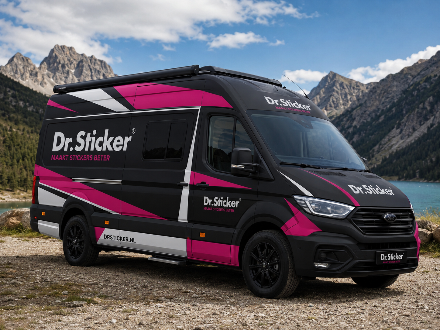 Voorbeeld van professionele camperbelettering